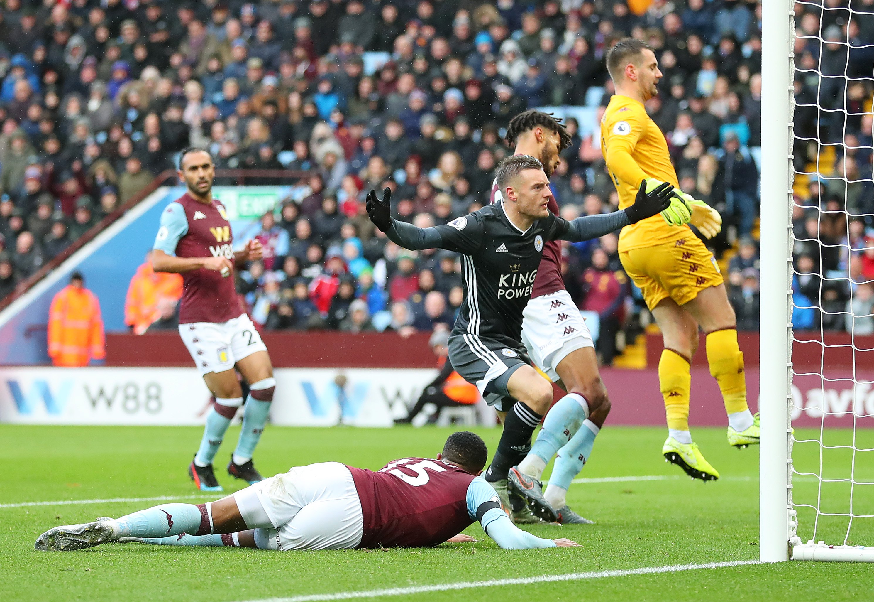 向他伸出了 向他伸出了